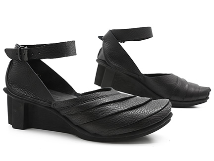 Trippen Armadillo in Black : Ped Shoes - Order online or 866.700.SHOE ...